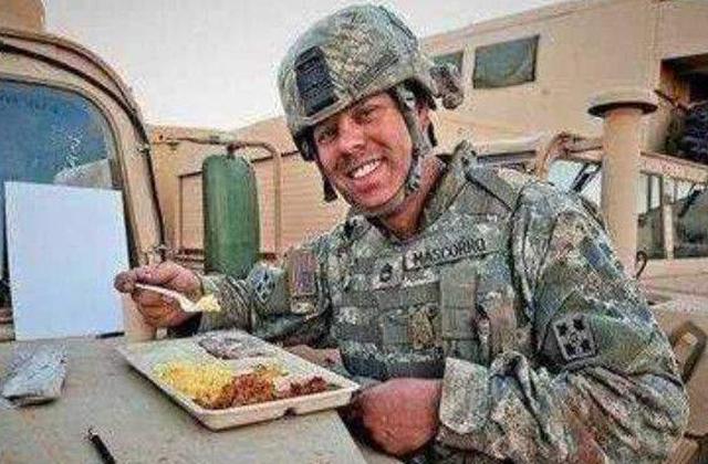 世界上最辛苦的外卖员，专门给前线士兵送餐，进入战场后受保护