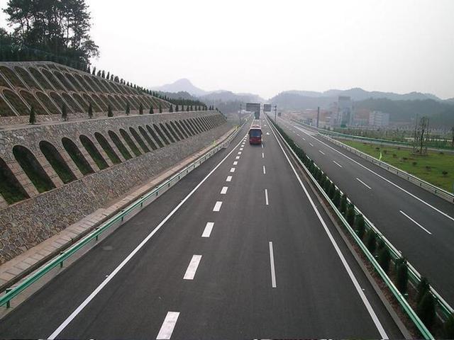 中国“最快”的高速公路即将通车，全程不限速，只为迎接亚运会