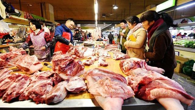 135.1万吨进口肉，38万吨储备肉，为何猪肉价格却迟迟不降？