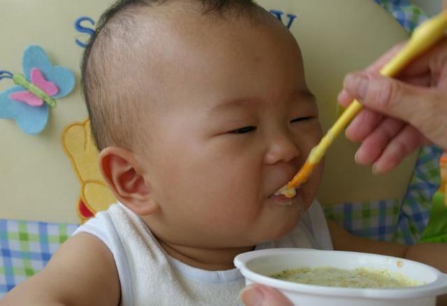 儿科专家：夏季常吃的3种水果赶紧停下来，积食伤脾胃，娃不宜吃