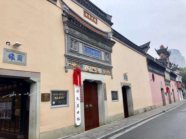 浙江宁波“最良心”的旅游景点，门口写着六个字，游客看了好感动
