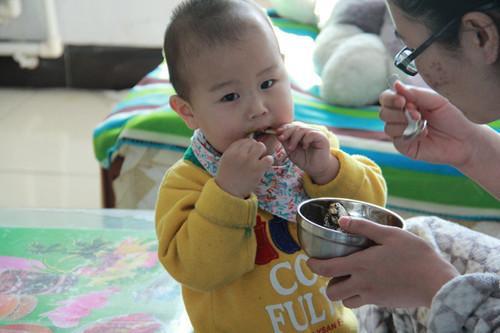 儿科专家：夏季常吃的3种水果赶紧停下来，积食伤脾胃，娃不宜吃