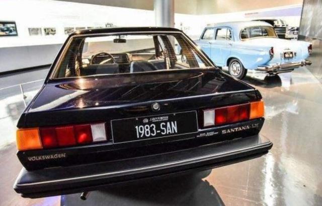 因车头两个字成无价宝，30年前的桑塔纳，被上海博物馆收藏