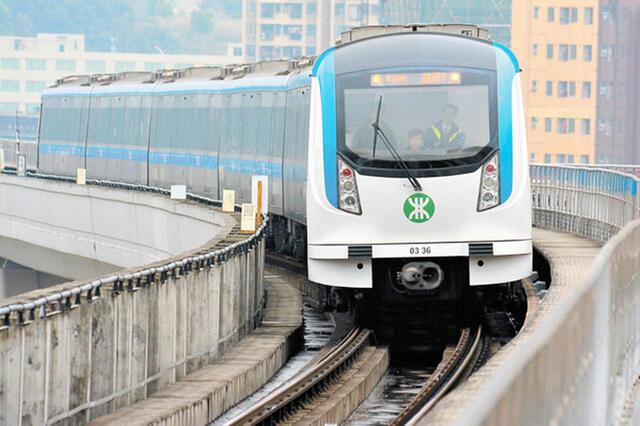 深圳即将开通的一条地铁线，全长约24.2千米，共分为三期建设