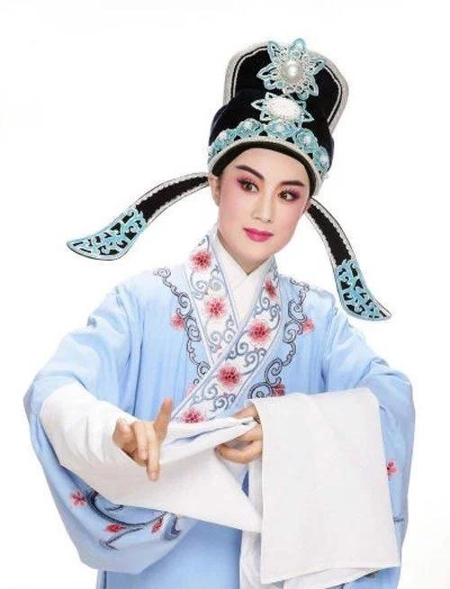曲艺CP婚路迷离,离婚已成事实?网友:无证实锤遭反驳