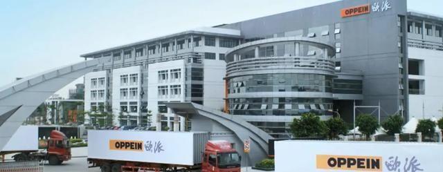 这家家居公司打造了一座AI工厂，燃爆了