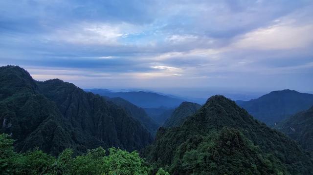 夏天你应该待在峨眉山的哪里？