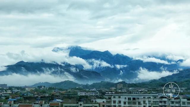 夏天你应该待在峨眉山的哪里？