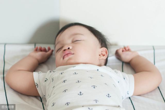 仰睡、侧睡、趴睡，儿科专家最推荐这1种！你家宝宝睡对了吗？