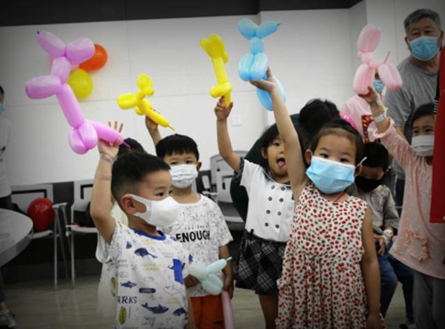 六一儿童节，这群小仙女走进病房，用爱心温暖每个孩子
