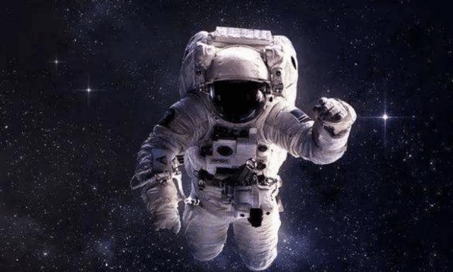 宇航员站在太空中开一枪，子弹会飞到边际吗？科学家给出了解释