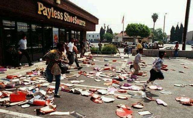 1992年洛杉矶暴动，美国政府为何那么无能？罗斯福在世会被气死