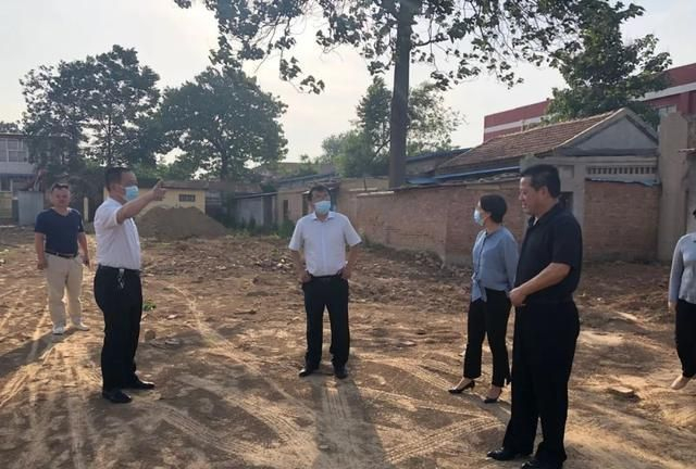 范县副县长杜晓玲到范县实验小学调研指导疫情防控和教育教学工