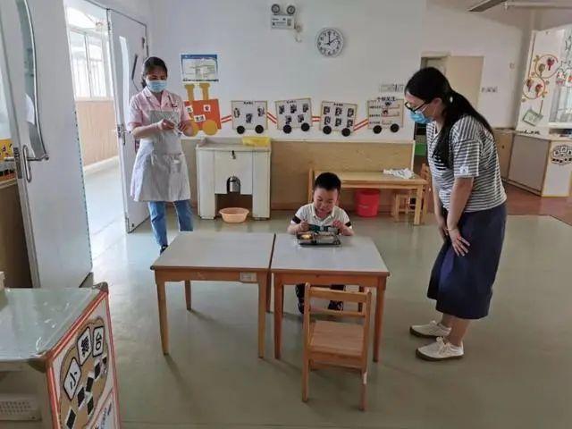 3.7亿热搜，幼儿园复学全班只来了1人？小朋友，你是否有很多问号？？