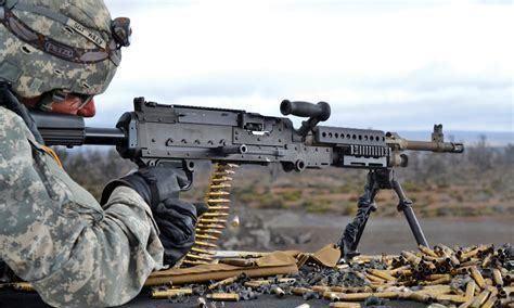M249班用自动武器机枪：装备美军步兵班，我军没有类似的机枪