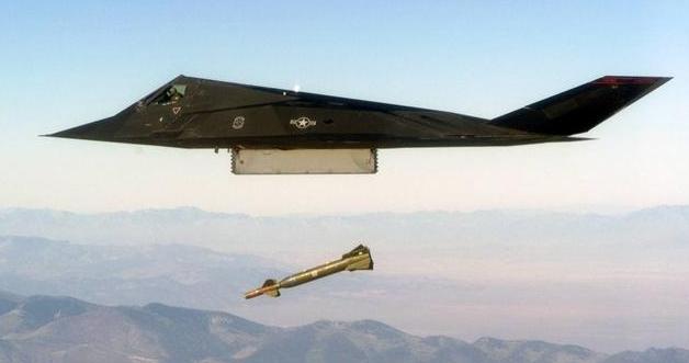 隐身技术作战飞机的“开山鼻祖” F-117“夜鹰”为何会早早退役