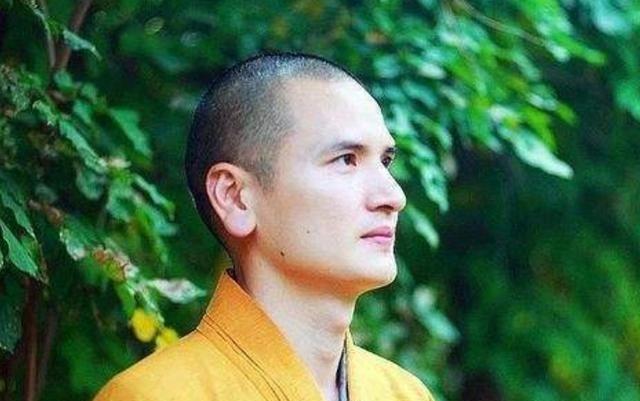 中国“最帅和尚”：富婆为他砸400万，他拒绝后，29岁考入佛学院