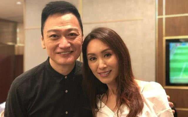 56岁陶大宇近照曝光，曾因恋上郭羡妮而离婚，如今满头白发显老态