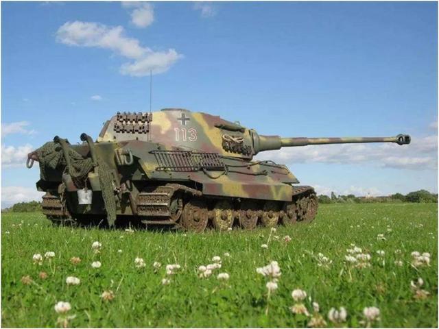 IS-2重型坦克：手撕德国虎豹，美英如坐针毡，中国进口了82辆