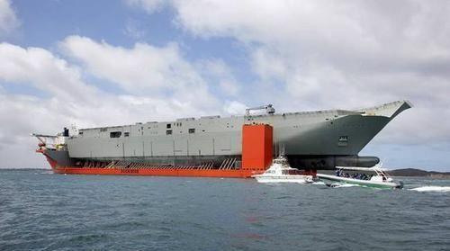 半潜船能做什么？载坦克还能远洋运输，中国将他变成了多用途船