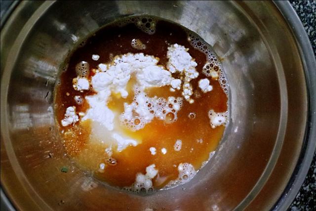 教你做家庭版甜面酱，香甜细腻浓稠丝滑的口感搭配菠菜小饼，美味
