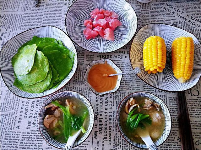 教你做家庭版甜面酱，香甜细腻浓稠丝滑的口感搭配菠菜小饼，美味