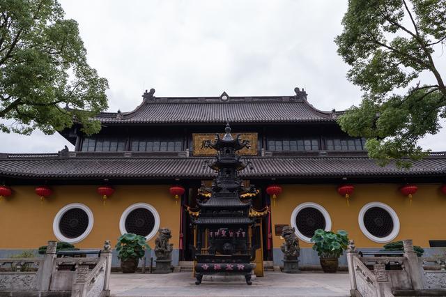 浙江被遗忘的古寺，迄今1700多年历史，建有世界最大的弥勒佛像