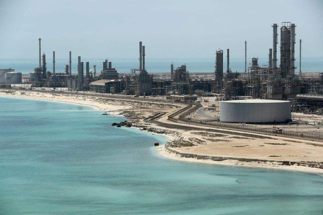 第二次石油价格战？沙特还在破坏世界经济，美国现在担忧页岩油业