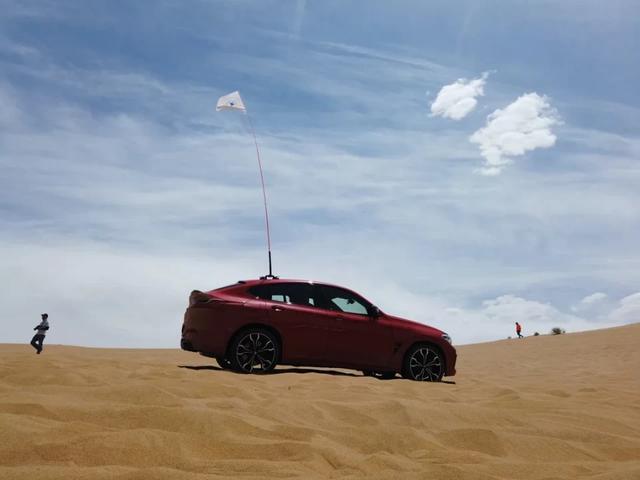 在沙漠野一回，能体验 BMW X+M 的全部魅力