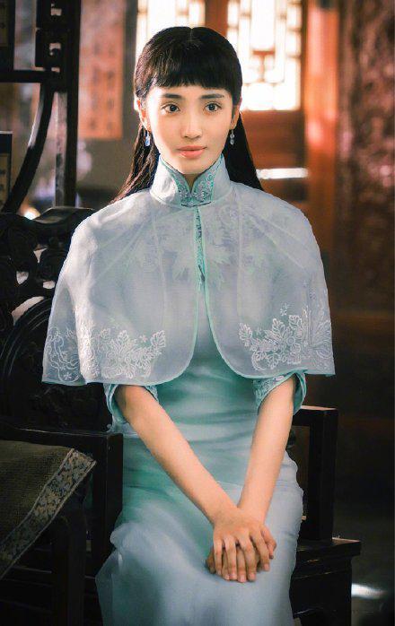 《民初奇人传》开播，王紫璇旗袍洋装上阵，上演华丽民国时装秀