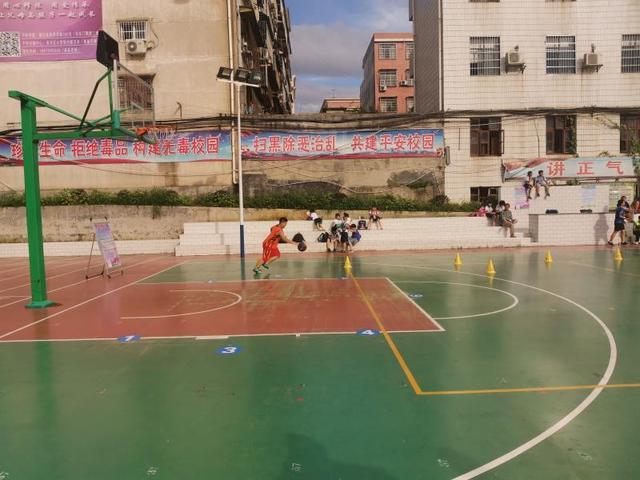 隆回县东方红小学举行2020年全国中小学校园篮球技巧校级挑战赛