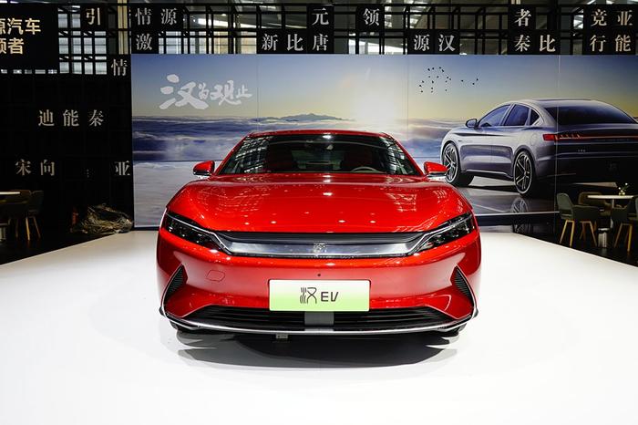 2020粤港澳车展实拍：刀片电池和3.9秒破百的比亚迪汉