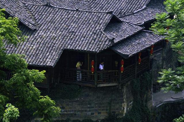 重庆最大的古镇，两千年的历史，龙潭独有的建筑艺术堪称中华一绝