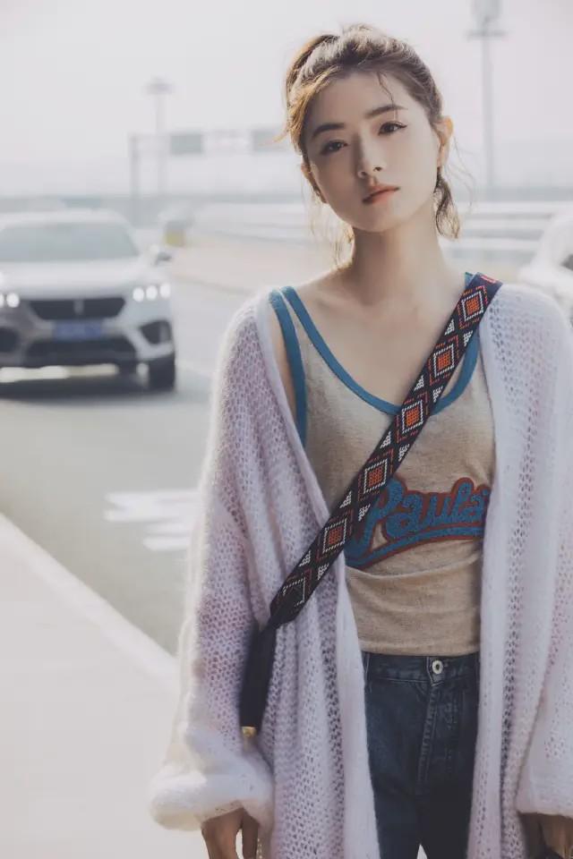 凭孕照火出圈,人淡如菊却形成独立派系,男女通杀的新顶流?!