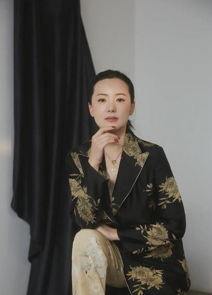 凭孕照火出圈,人淡如菊却形成独立派系,男女通杀的新顶流?!