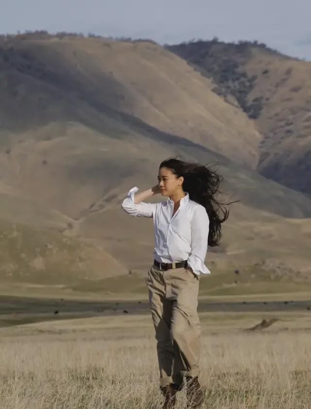 凭孕照火出圈,人淡如菊却形成独立派系,男女通杀的新顶流?!
