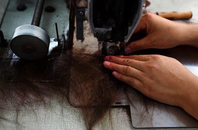 在农村，常有商贩来高价“收头发”，这其中有什么套路？