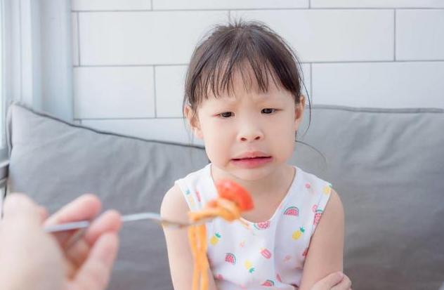 孩子偏食，多半是惯的？造成孩子偏食的4个主要原因