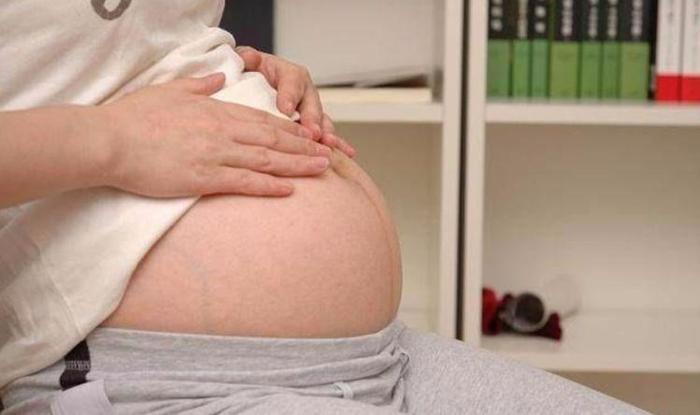 孕妈不能太大意，孕晚期别做这4件事，容易影响胎儿发育