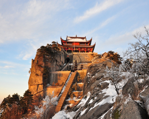 中国两座“东南第一山”，都是5A级旅游景区，到底谁是第一？