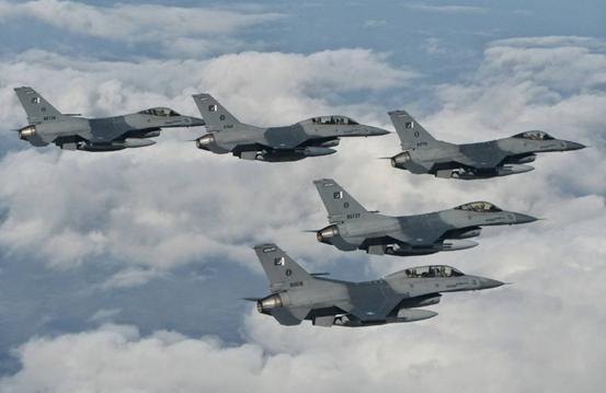7周摔7架！美军又坠毁一架F-16,这款战机界的“常青树”也老了？