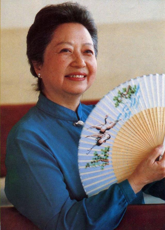 《红楼梦》"贾母"生日当天去世，享年96岁，曾当童养媳拿金鸡女配