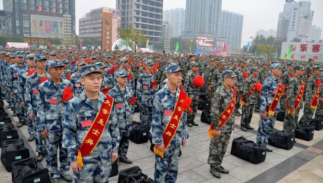 大学毕业生不能直招士官，走义务兵是否“浪费”了2年青春