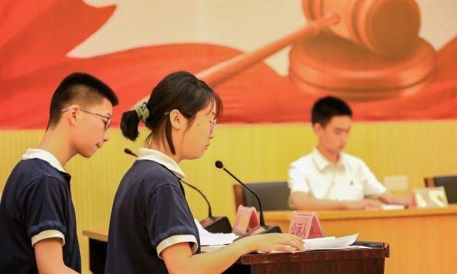 湖南湘西：模拟法庭进校园，学生“审理”一“校园欺凌案”！