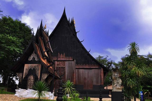 全球唯一一座黑色的寺庙，至今已有36年历史，象征着无尽的地狱