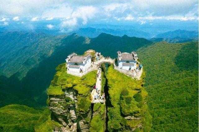 中国建造在山顶的两处寺庙，历经千年不倒，工匠的技艺令人折服