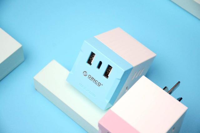 可以放在手心的插排：ORICO电立方Mini插座，单口变五口超强大