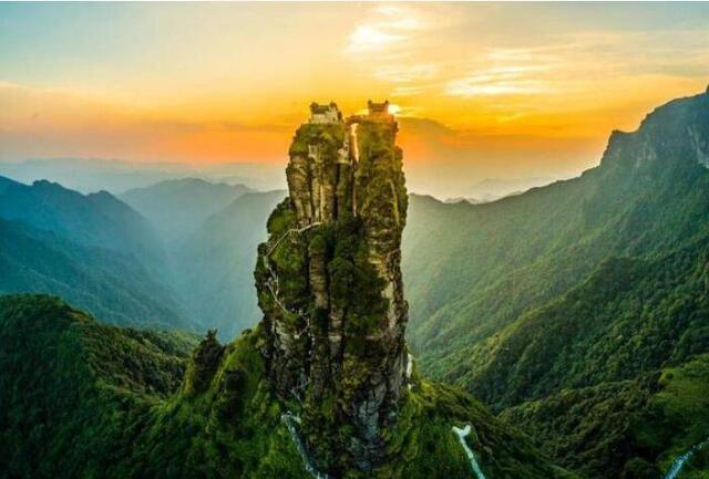 中国建造在山顶的两处寺庙，历经千年不倒，工匠的技艺令人折服