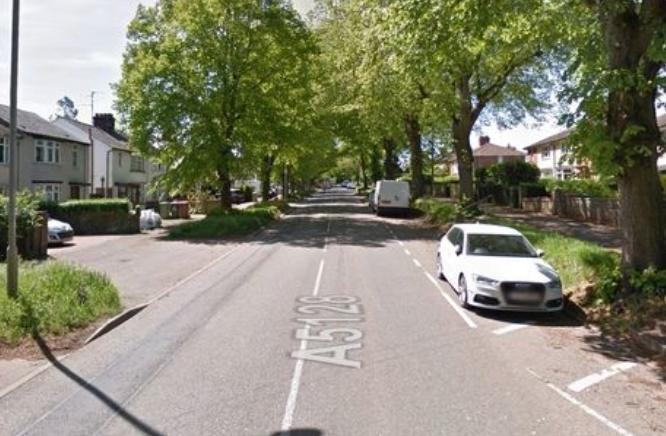 英国64岁男子开车绑架14岁女孩，把她带回住所侵犯，被逮捕