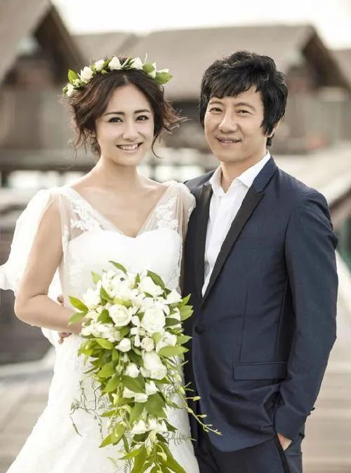 和婚恋20年的前妻离婚后娶了刘芸，聊聊摇滚老炮郑钧的那些年